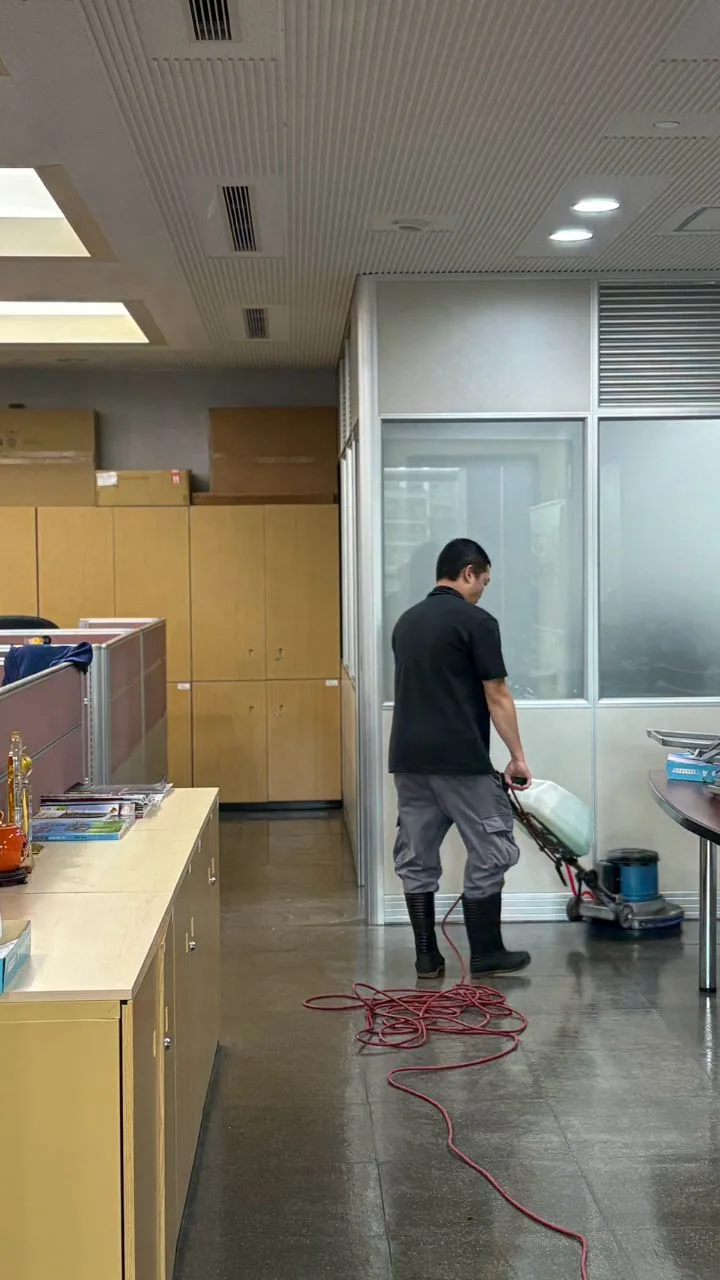 辦公室、室內、居家地板拋光清洗維護作業｜現場照片 2