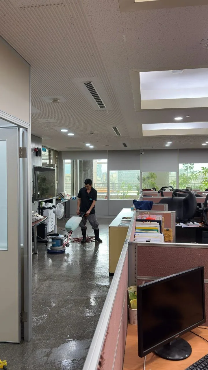 辦公室、室內、居家地板拋光清洗維護作業｜現場照片 1